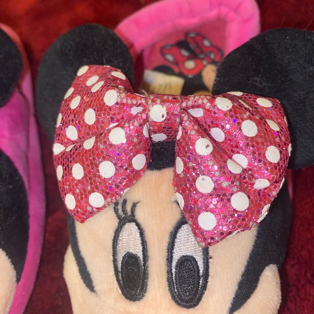 Minnie Mouse Slippers - Picture 3 of 6